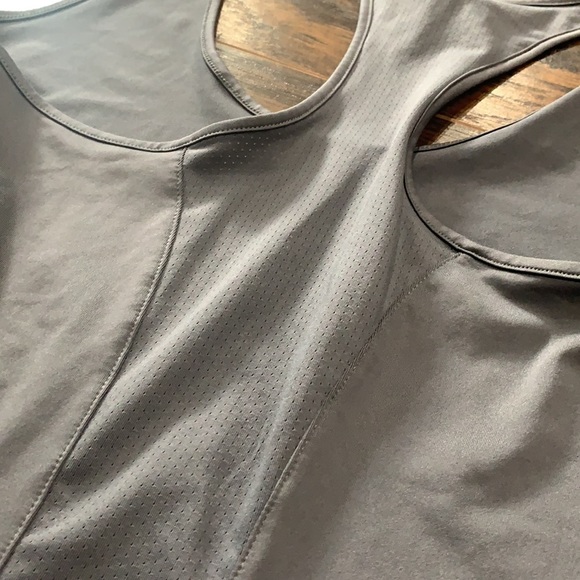 Under armour athletic tank - Picture 3 of 5